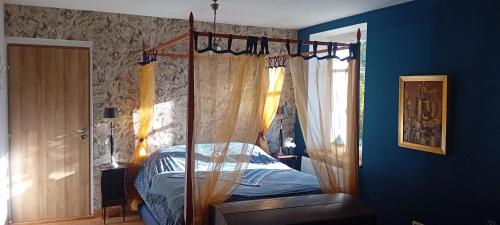 1 queen bed