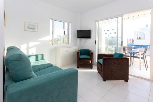 One-Bedroom Apartment image 8