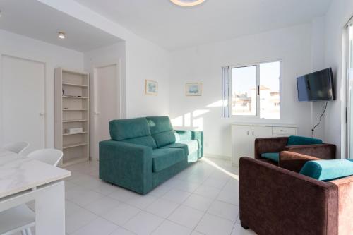 One-Bedroom Apartment image 7