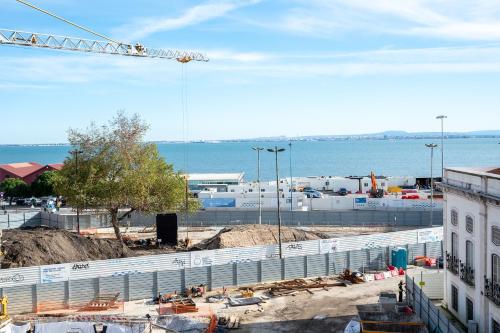 Alfama the city and the river