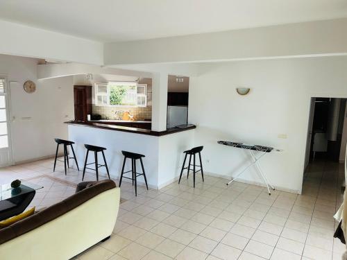virtuve, Maison spacieuse et confortable in Le Marigot