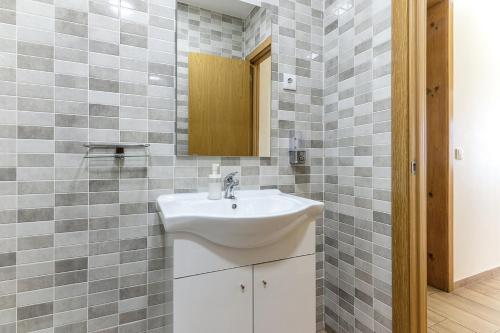 Very Sunny apartment with large balcony 3rd floor, Lisbonne (photo 7)