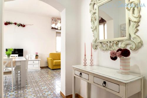 Villa Le Dune a few steps from the sandy beach of Maria Pia