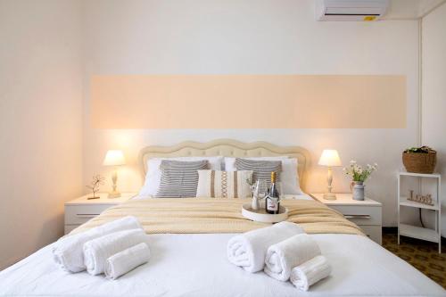 Villa Le Dune a few steps from the sandy beach of Maria Pia