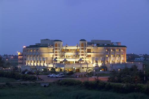 . Empires Hotel