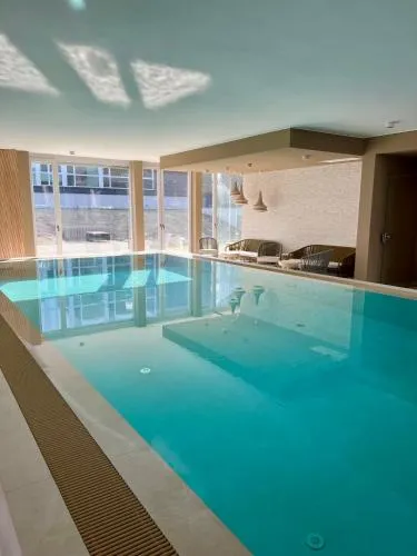 Bad Seerose mit Seeblick, Dachterrasse, Pool und Sauna in Bad Saarow, Deutschland