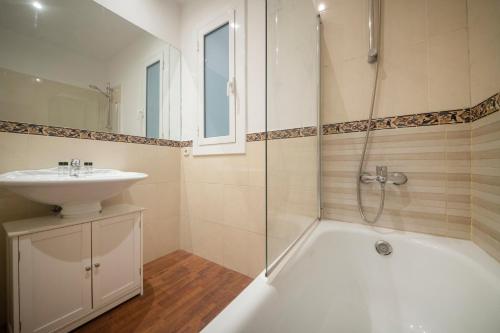 One-Bedroom Apartment image 10