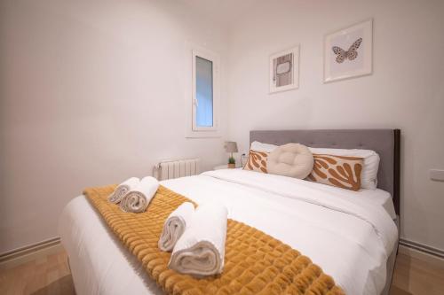 One-Bedroom Apartment image 3