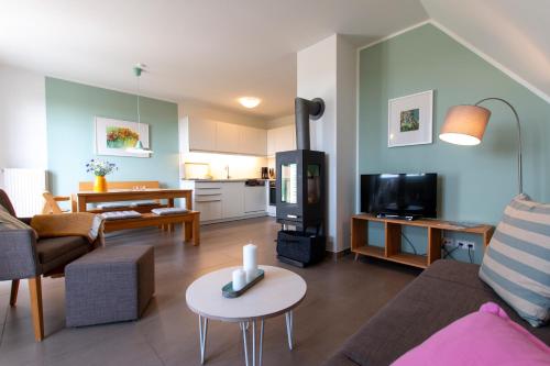 2 bedrooms, 3 beds