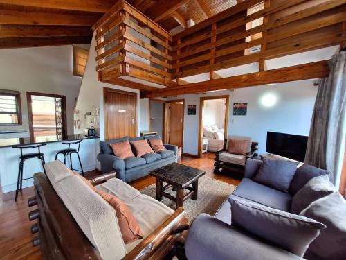 Удобства, Nine Waves Beach House with Pool in Порт Алфред
