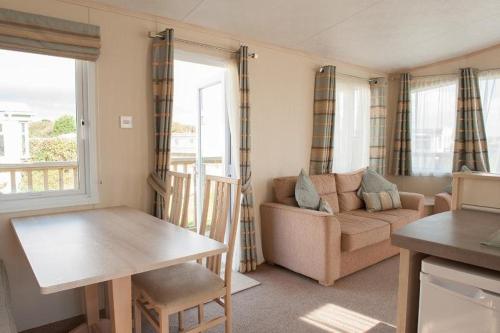 Hurst View Caravan Park in Lymington Town