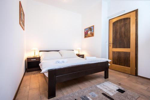 Apartments Zavala