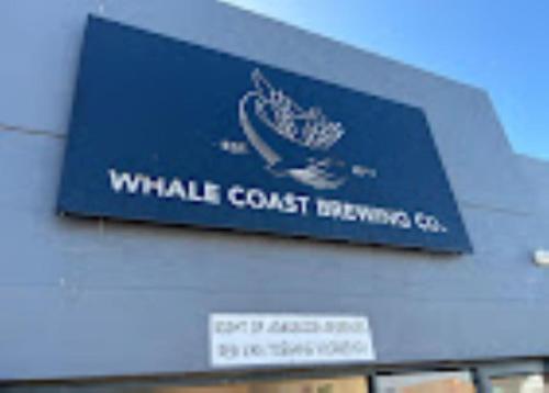 Restoran, Seaside Haven in Pantai Pearly