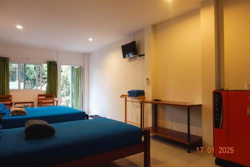 room detail thumbnail 0