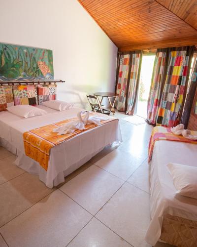1 double bed, 2 twin beds