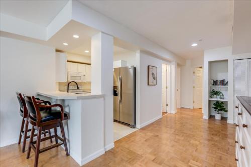 Five-Bedroom Condo image 10