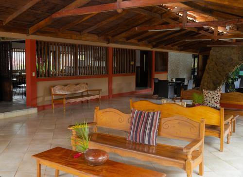 Restaurant, Hotel Las Espuelas, Bar & Restaurant in Liberia