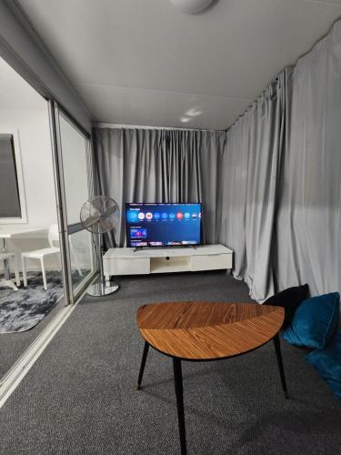 Entire Studio Apartment - Self Check-in - Margate, Australia