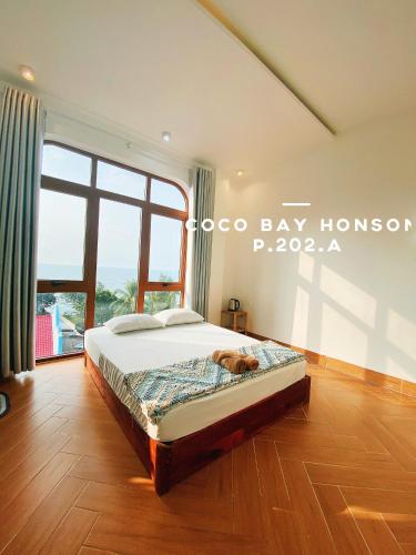 Coco Bay Hon Son
