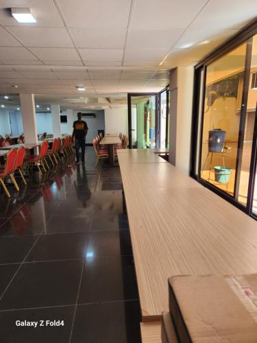 Golden Hotel in มาร์โครี