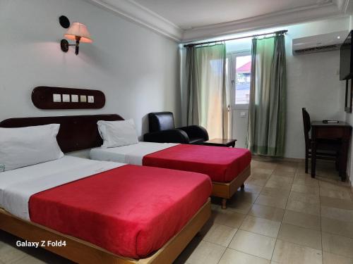 Golden Hotel in มาร์โครี