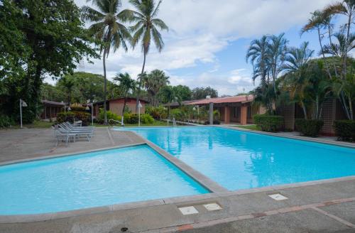 Garden, Hotel Las Espuelas, Bar & Restaurant in Liberia