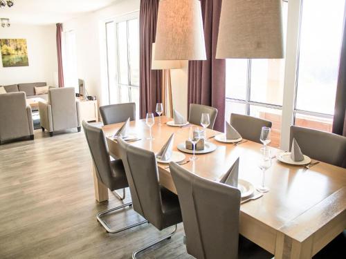 Apartment Blick ins Grüne by Interhome