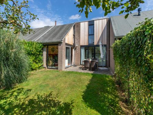 Holiday Home Buitenplaats Schouwen nr 86 by Interhome in โฮเคอเวค