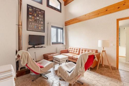Location g�te, chambres d'hotes Chalet confortable avec vue sur la montagne &agrave; Peisey-Nancroix dans le d�partement Savoie 73