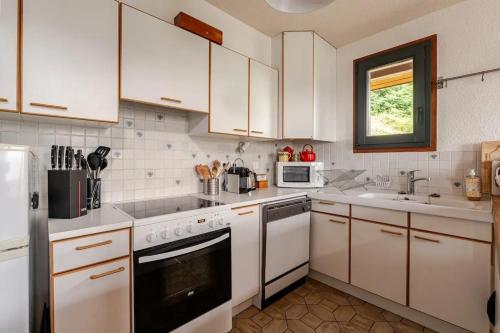 Chalet with 3 bedrooms in Peisey Nancroix with wonderful mountain view terrace and WiFi 500 m from the slopes - image 3