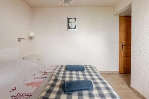 Chalet with 3 bedrooms in Peisey Nancroix with wonderful mountain view terrace and WiFi 500 m from the slopes - image 8