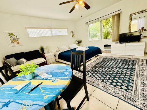 Beach Tide Motel Room Type - Queen Room