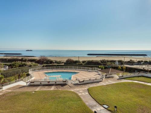 Apartment Le Sunset-Cap Sud-26 by Interhome near fuZion