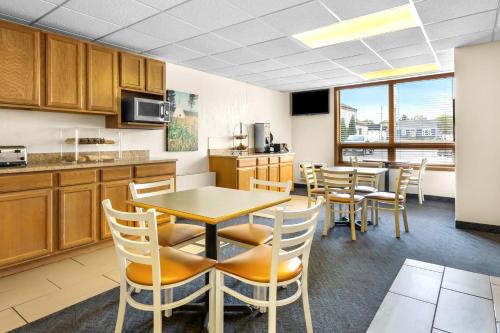Food and beverages, Best Western Lee's Motor Inn in Chamberlain (SD)