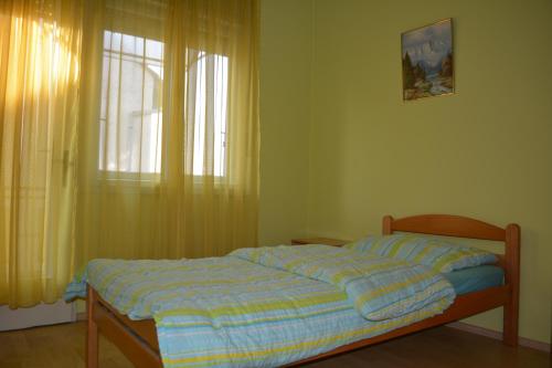 1 twin bed