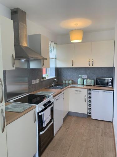 virtuve, Farmhouse Apartment with Paddock & Orchard Views in Woodnesborough