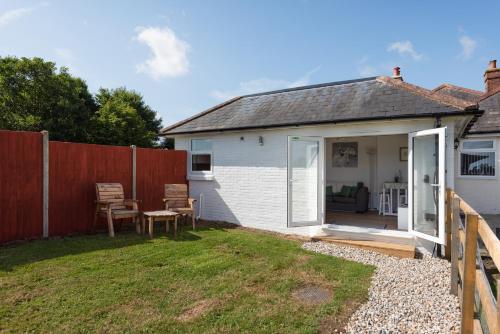 Dārzs, Farmhouse Apartment with Paddock & Orchard Views in Woodnesborough