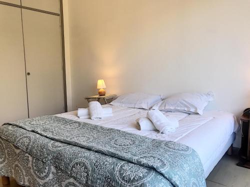 Two-Bedroom Apartment with Balcony and Sea View image 10