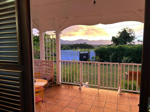 Altan/terrasse, Maison confortable avec jardin à Lamentin (Maison confortable avec jardin a Lamentin) in Baie-Mahault