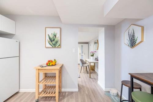 Private Pet Friendly Avenues Suite of Downtown Private Pet Friendly Avenues Suite of Downtown