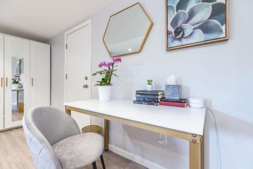 Private Pet Friendly Avenues Suite of Downtown Private Pet Friendly Avenues Suite of Downtown