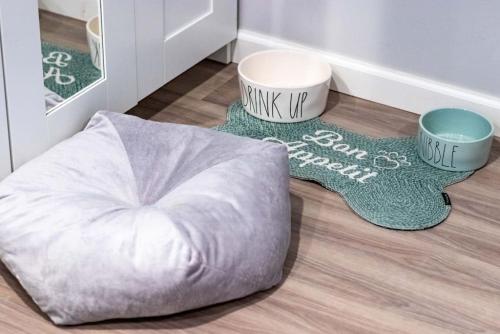 Private Pet Friendly Avenues Suite of Downtown Private Pet Friendly Avenues Suite of Downtown