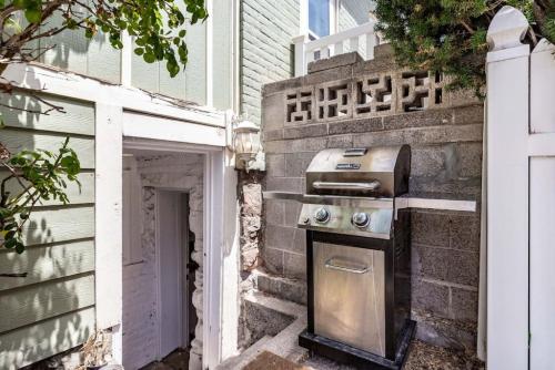 Private Pet Friendly Avenues Suite of Downtown Private Pet Friendly Avenues Suite of Downtown