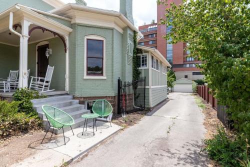 Private Pet Friendly Avenues Suite of Downtown Private Pet Friendly Avenues Suite of Downtown