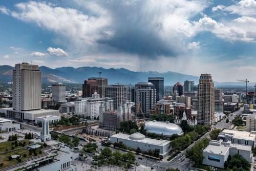 Private Pet Friendly Avenues Suite of Downtown Private Pet Friendly Avenues Suite of Downtown