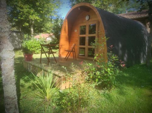 Camping Domaine de Mepillat in Saint-Trivier-de-Courtes