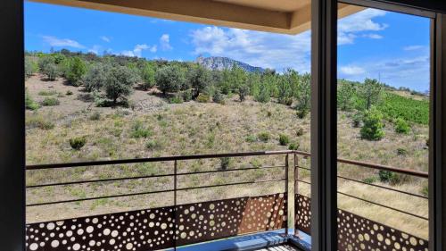 Kilátás, DOMAINE LA TOUPIE Chambres d'hôtes (DOMAINE LA TOUPIE Chambres d'hotes) in Maury