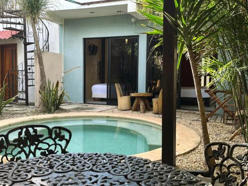 Swimming pool, Casa la Roca Valladolid in Fernando Novelo