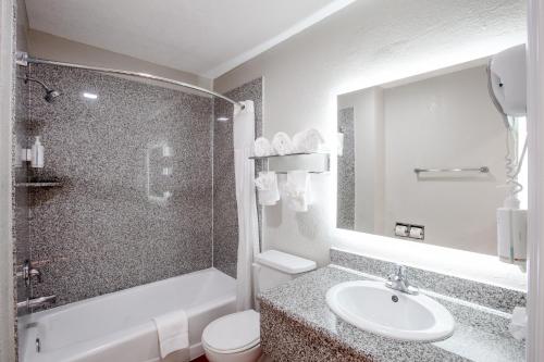 Super 8 by Wyndham Inglewood/LAX/LA Airport - image 10