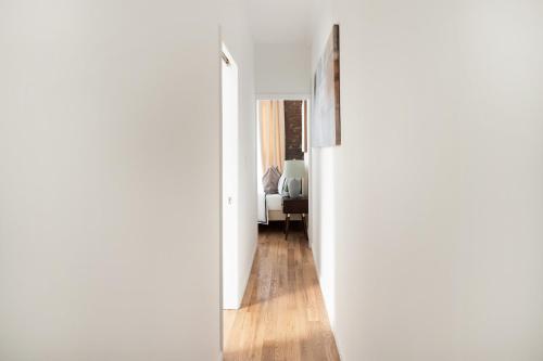 153-1G Newly Renovated 2BR Lower East Side, New York (photo 8)